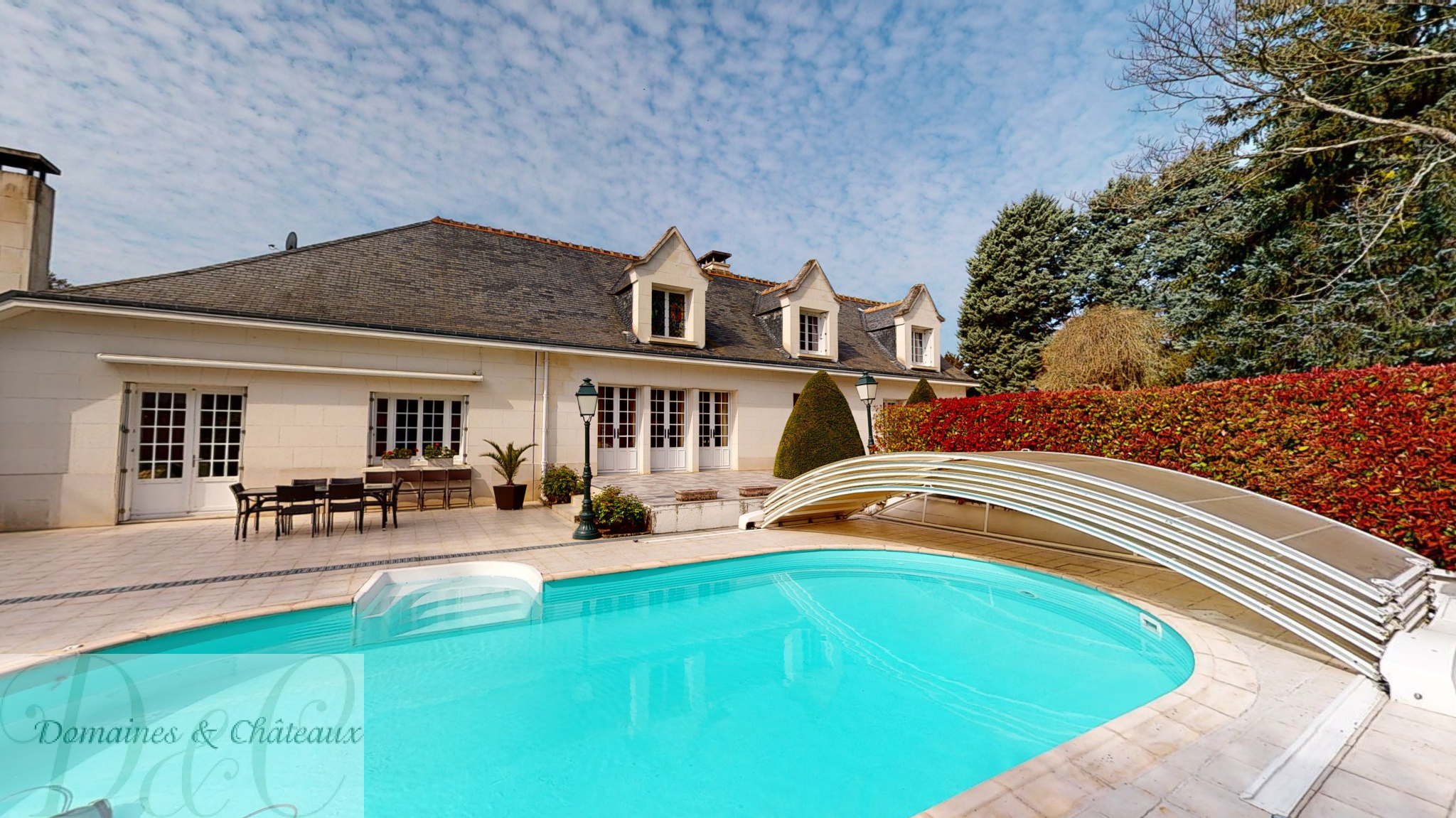 vente Maison 300 m2 avec piscine , jardin de 3000 m2 Domaines & Châteaux